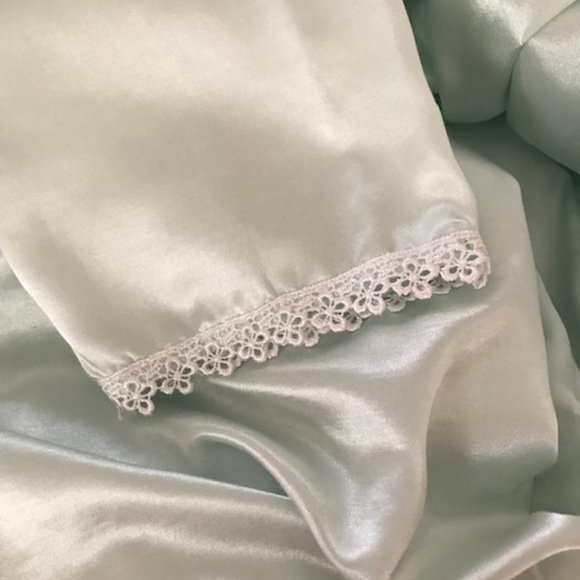 VINTAGE SANTE CLASSICS SATIN NIGHTGOWN - Picture 6 of 8